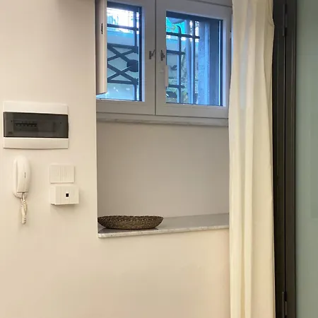 Emanuele Domus Apartment *